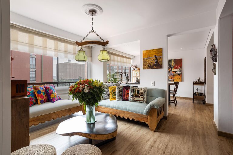 Simple Tips for Creating a Cosy and Inviting Living Room Atmosphere